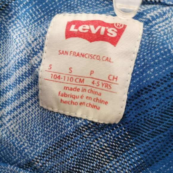 2/$20 Levi's boys button down shirt size 5 - Picture 4 of 4